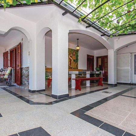 Stunning Apartment In Crikvenica With Kitchen Zewnętrze zdjęcie