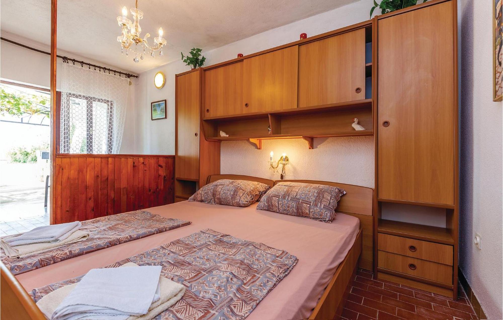 Stunning Apartment In Crikvenica With Kitchen Zewnętrze zdjęcie