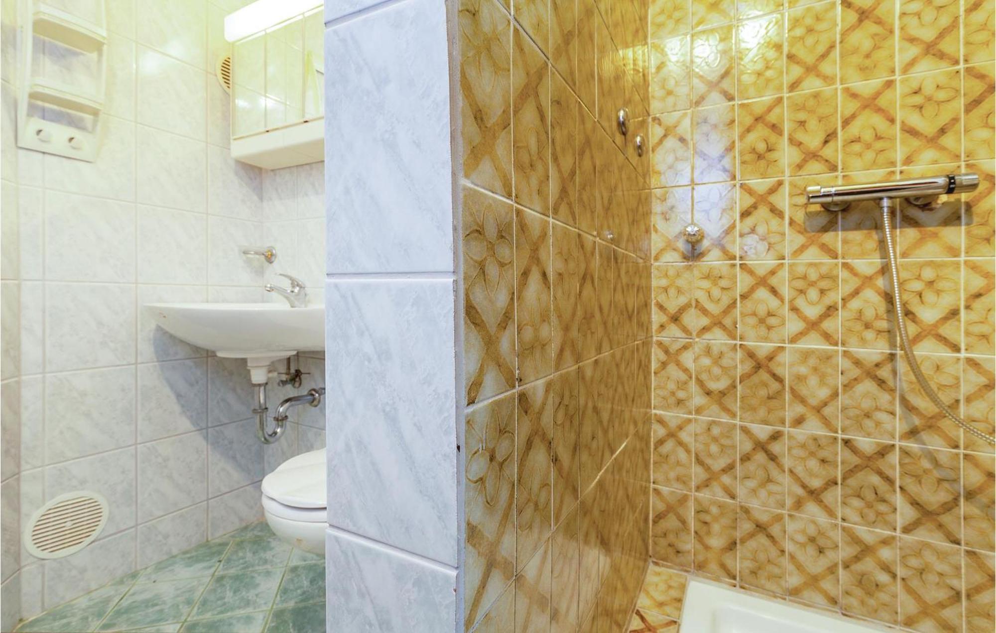 Stunning Apartment In Crikvenica With Kitchen Zewnętrze zdjęcie