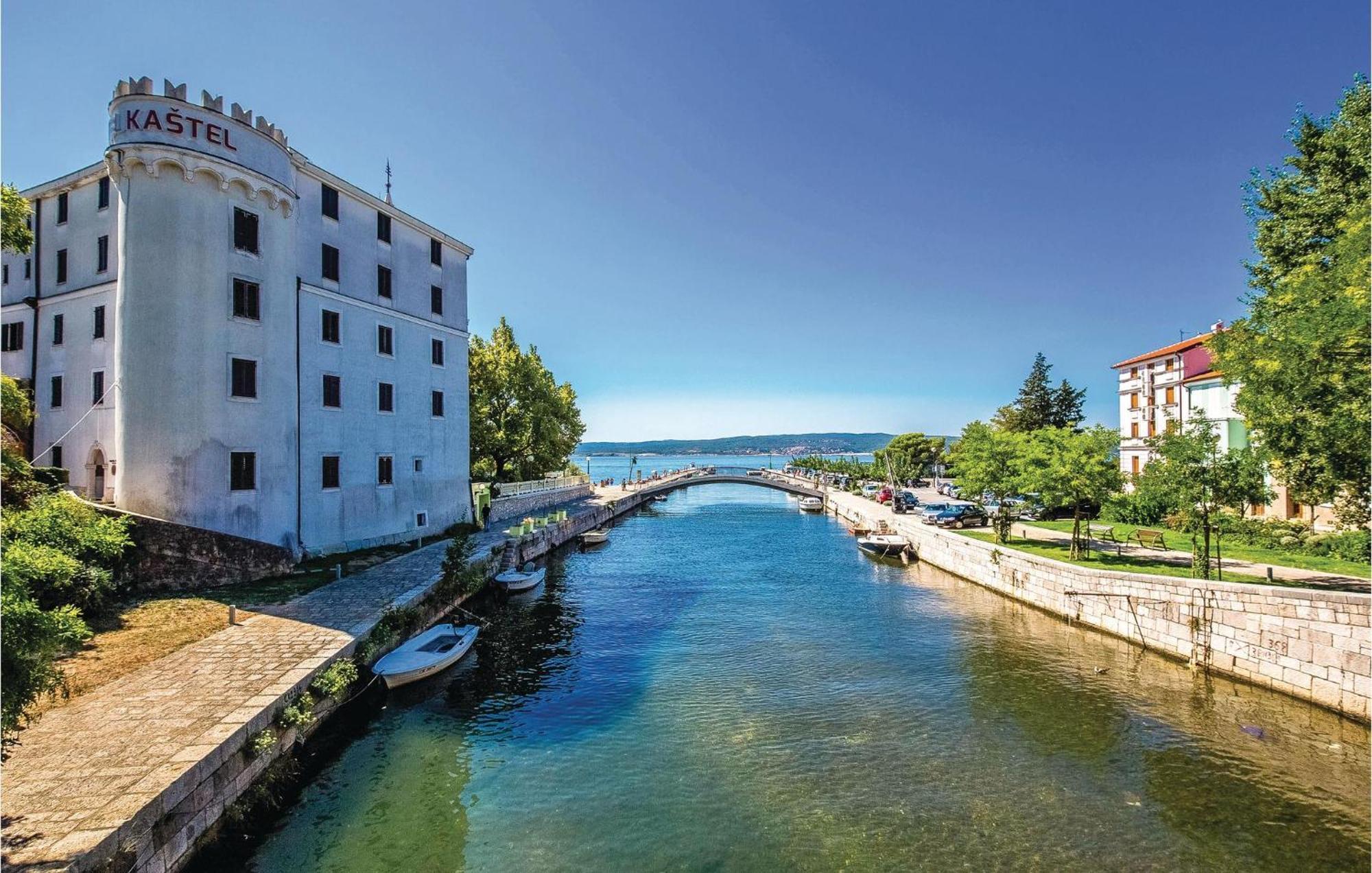 Stunning Apartment In Crikvenica With Kitchen Zewnętrze zdjęcie