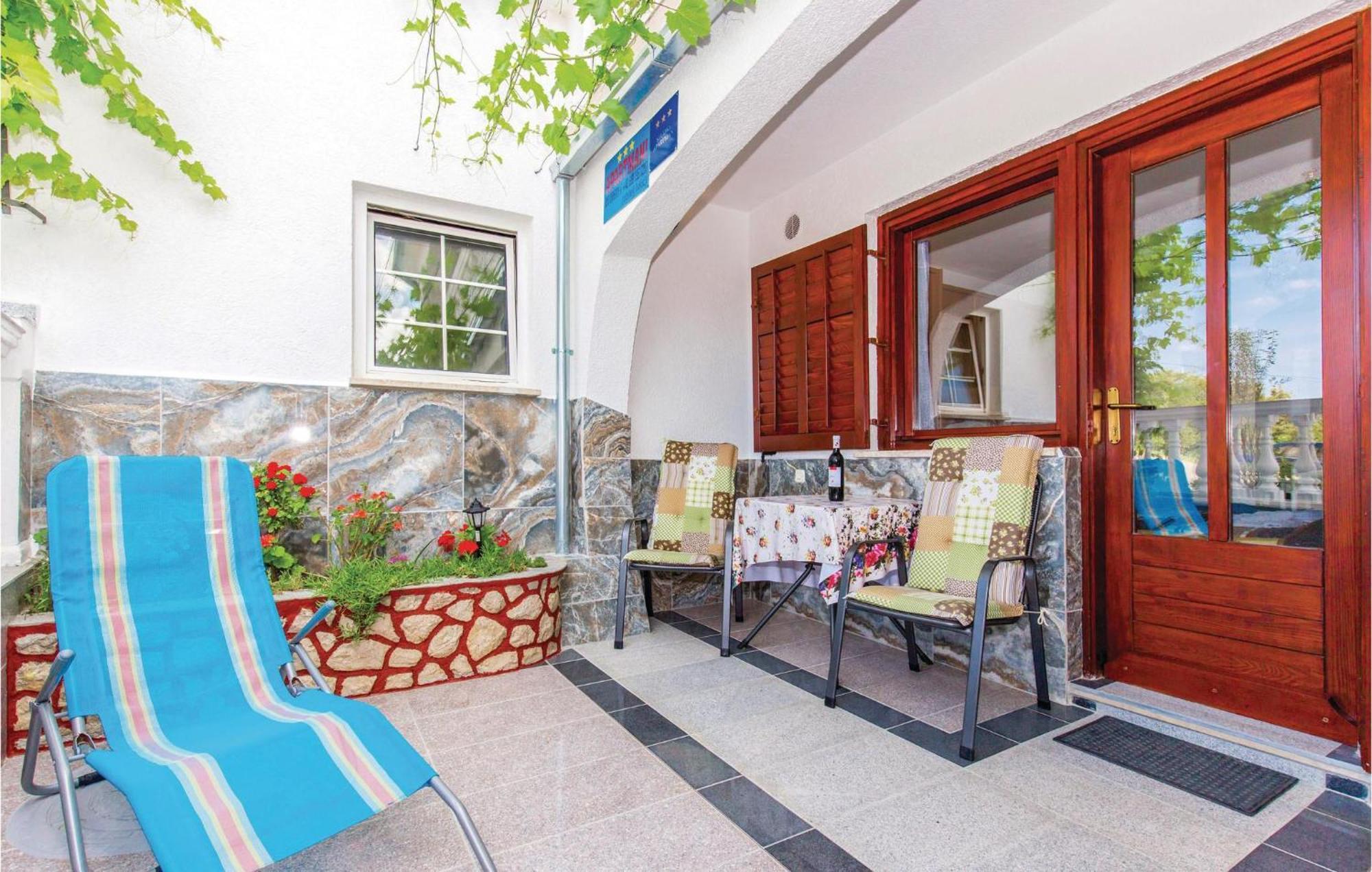 Stunning Apartment In Crikvenica With Kitchen Zewnętrze zdjęcie