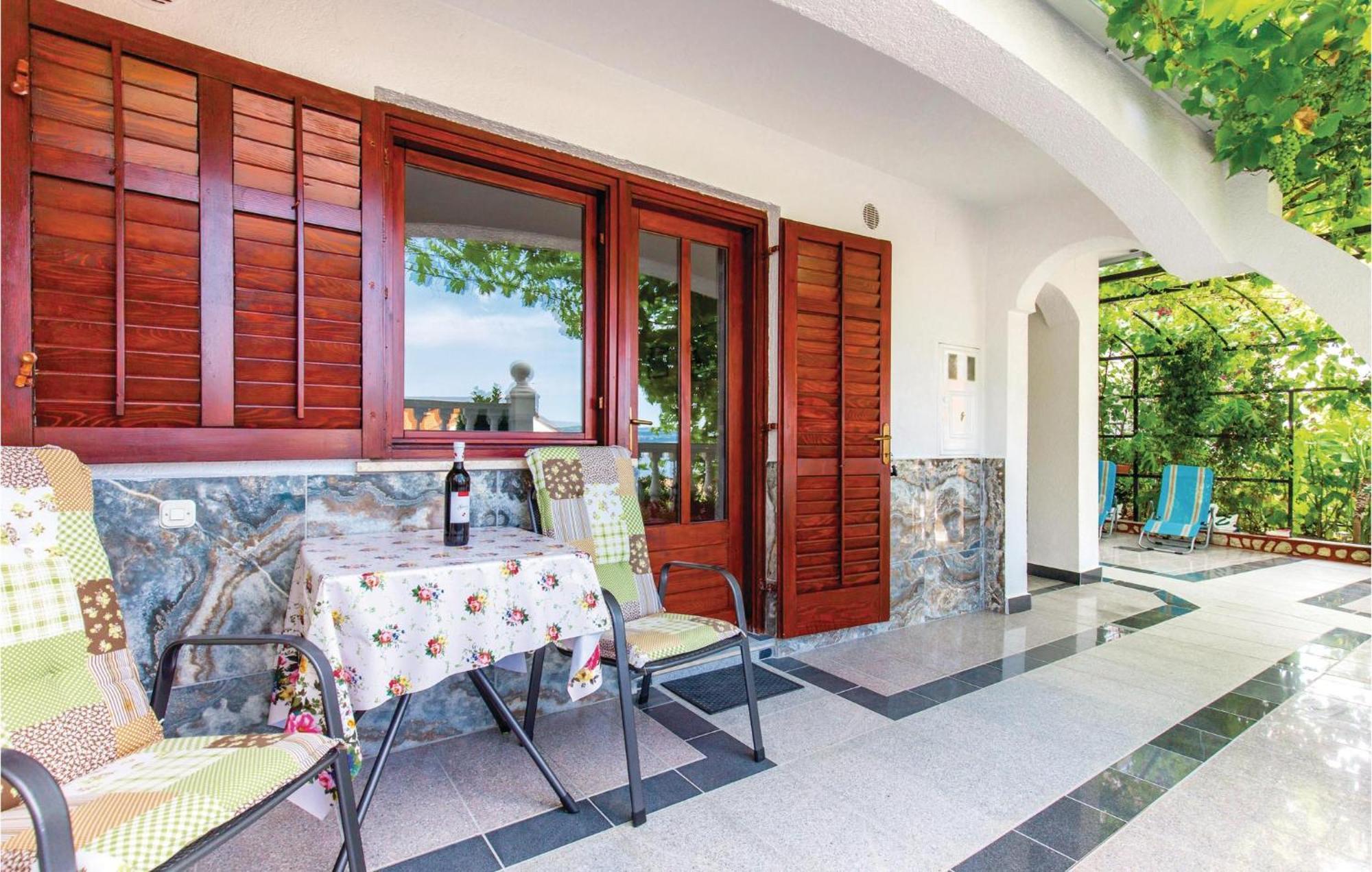 Stunning Apartment In Crikvenica With Kitchen Zewnętrze zdjęcie